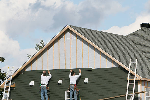 Professional Siding Installation technician working in Martinsville, NJ